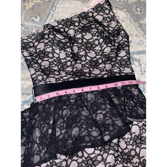 Mori Lee Madeline Gardner Formal Dress Black Lace One Shoulder Size 8 - Picture 11 of 11